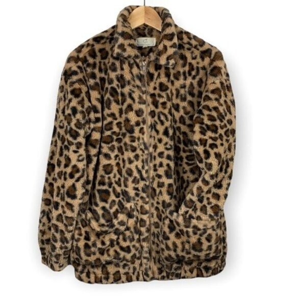 Cheetah Plush Bomber Zip-Up Jacket - Picture 7 of 9
